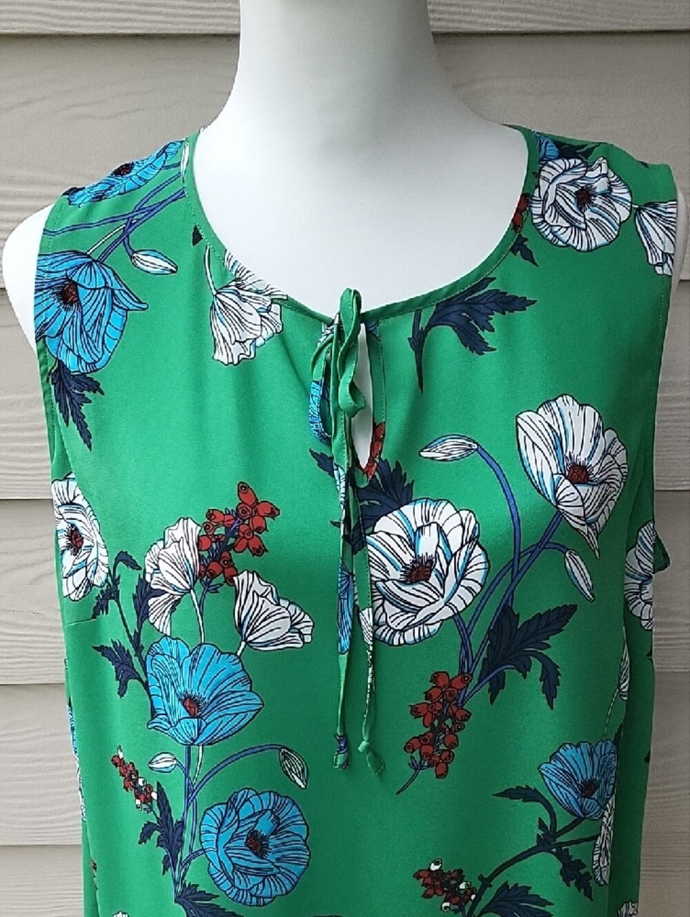 Cabi Primrose Floral Green Blouse – Sleeveless Tie-Neck Top – Women’s Size Large - Picture 2 of 13